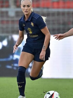Alisha Lehmann soccer girl
