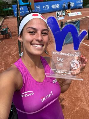 Carolina Alves ITF title