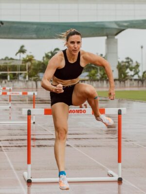Laura Valette hot sport