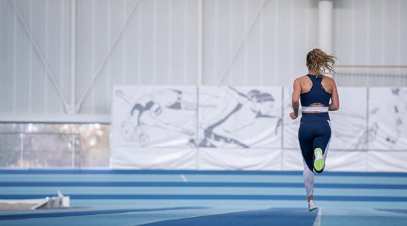 Laura Valette running
