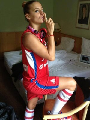 Milica Dabovic basket