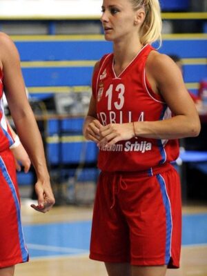 Milica Dabovic basket girl