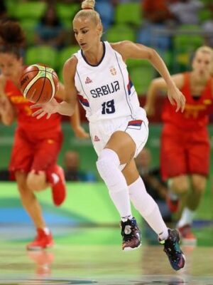 Milica Dabovic basketball dribbling